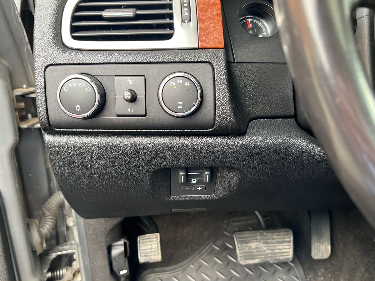2007 GMC Sierra 2500HD SLT - Image 17