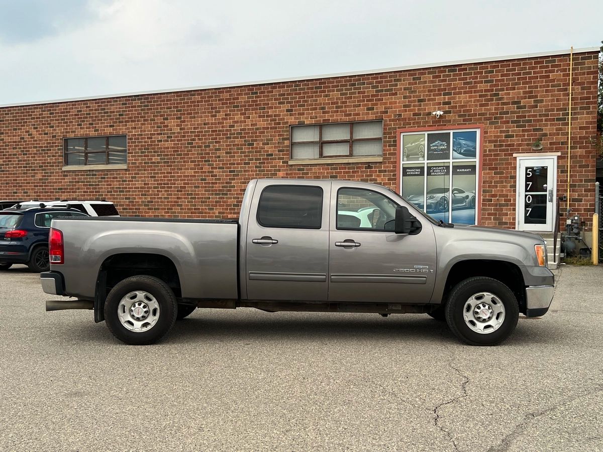 2007 GMC Sierra 2500HD SLT - Image 8