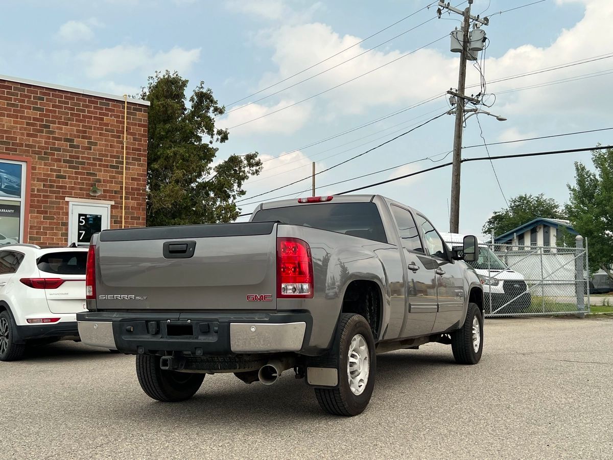 2007 GMC Sierra 2500HD SLT - Image 7