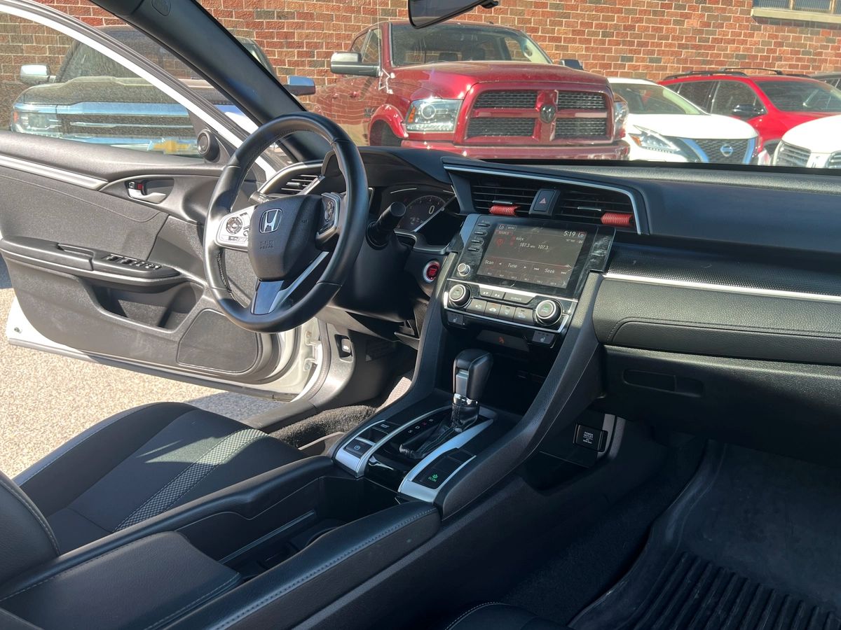 2019 Honda Civic Sedan Sport - Image 13