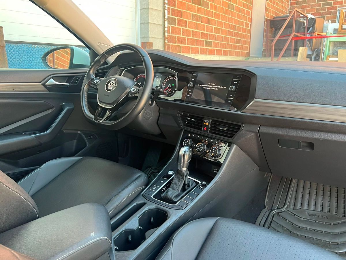 2019 Volkswagen Jetta Highline - Image 13
