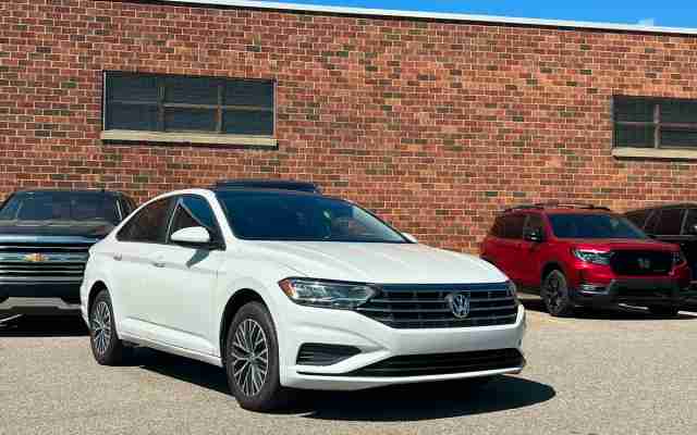 2019 Volkswagen Jetta Highline - Request more images