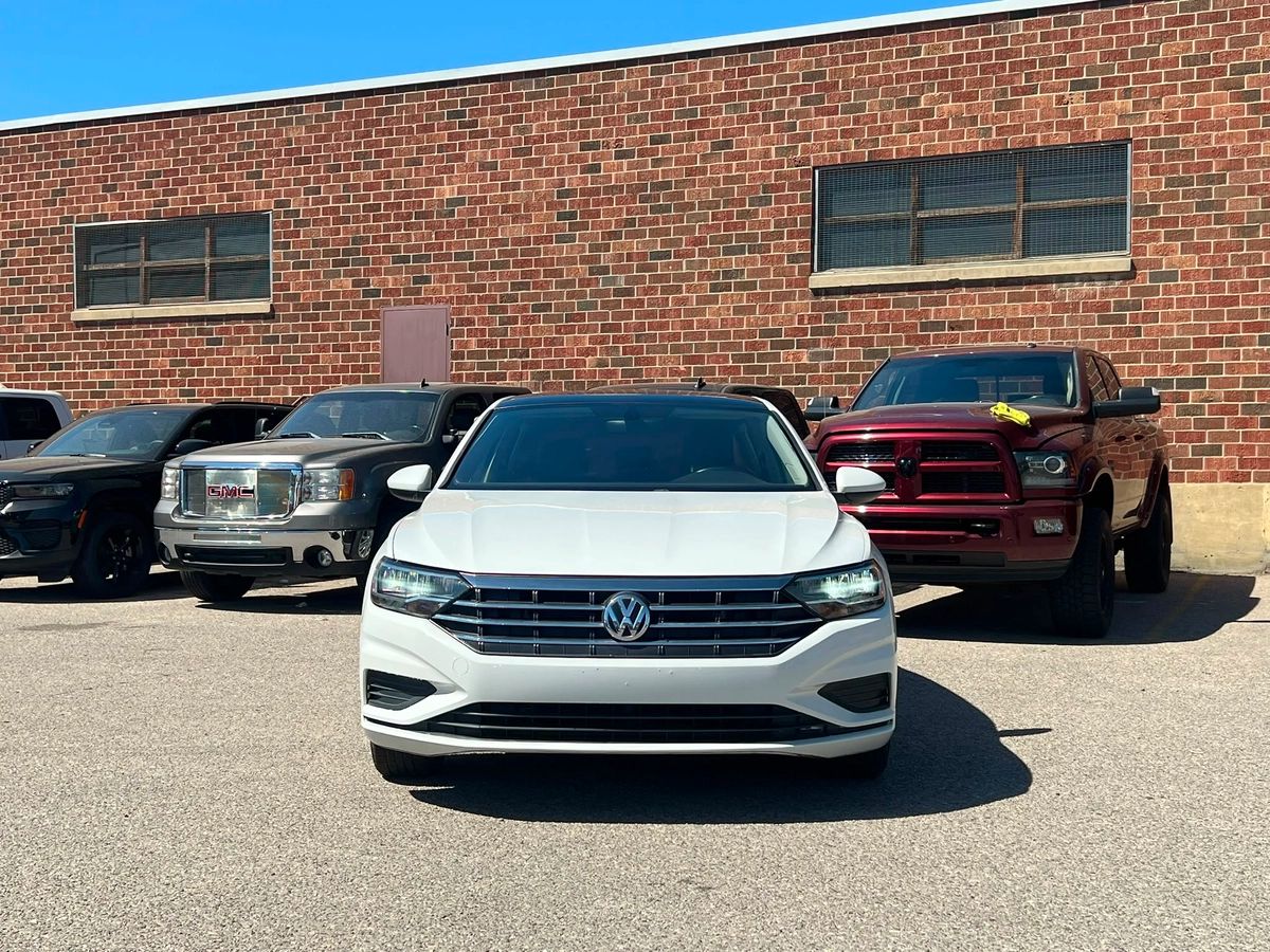 2019 Volkswagen Jetta Highline - Image 2