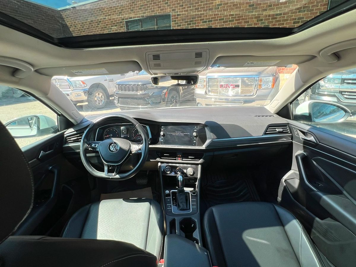 2019 Volkswagen Jetta Highline - Image 12