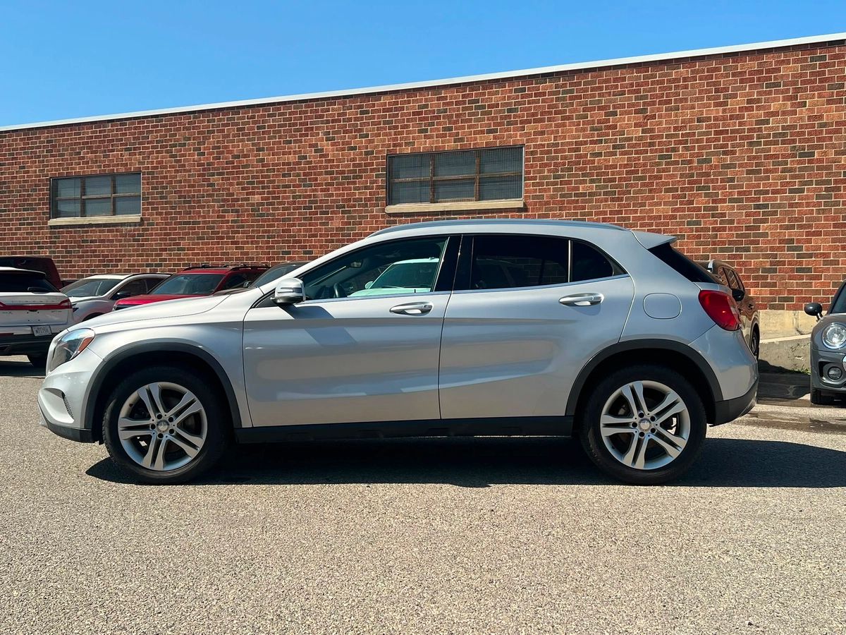2017 Mercedes-Benz GLA Base - Image 4