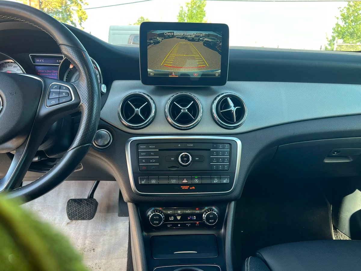 2017 Mercedes-Benz GLA Base - Image 19