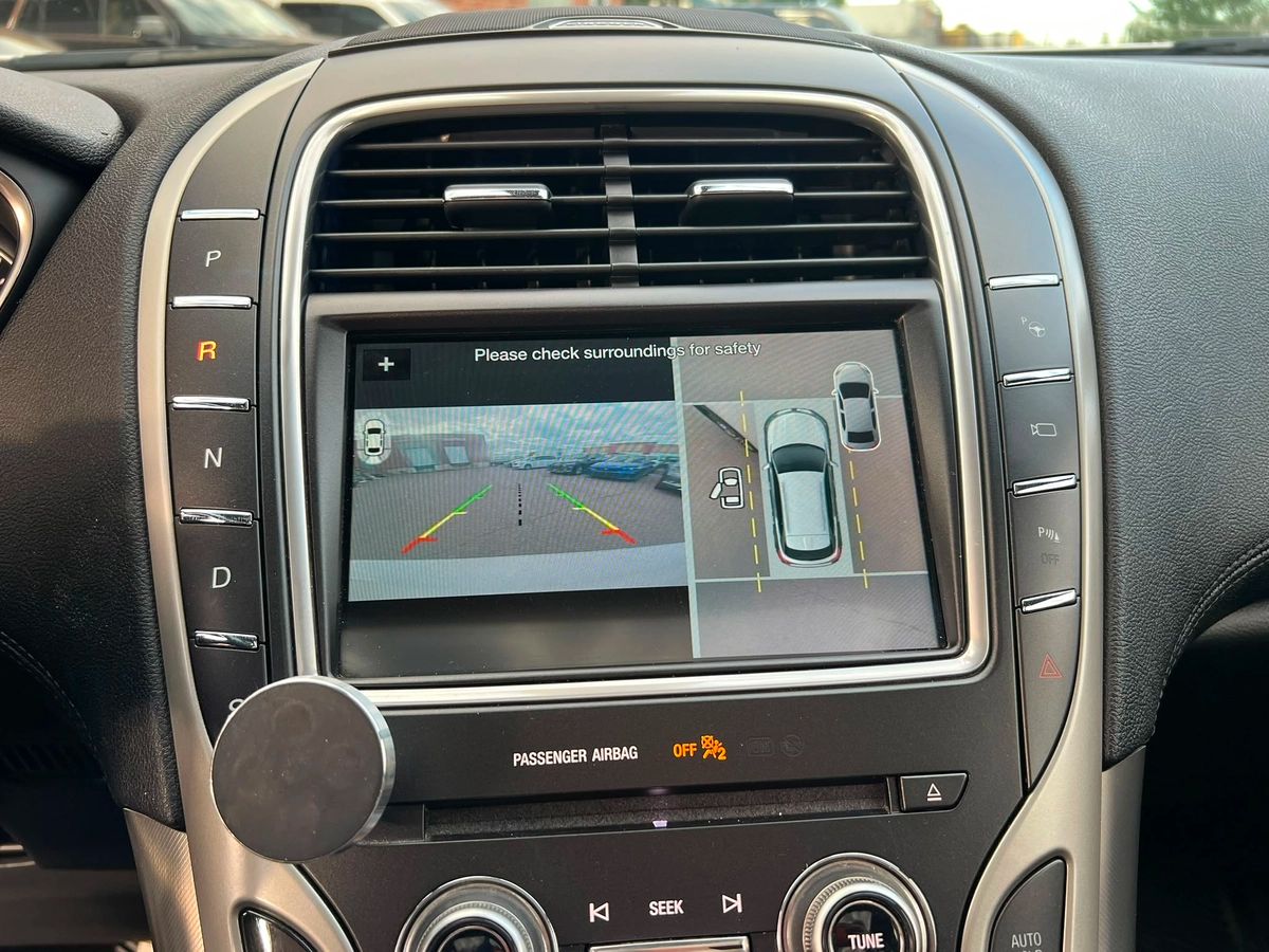 2017 Lincoln MKX Reserve - Image 19