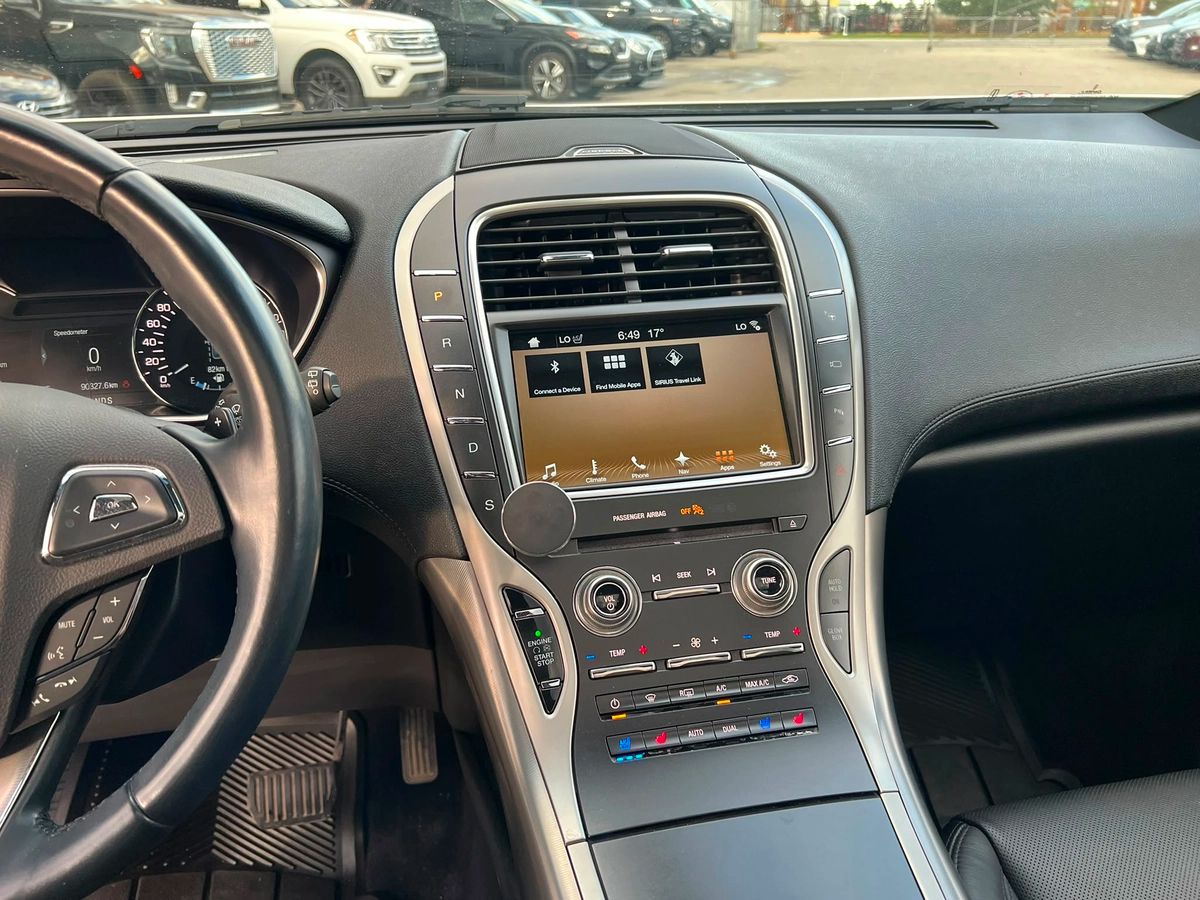 2017 Lincoln MKX Reserve - Image 18