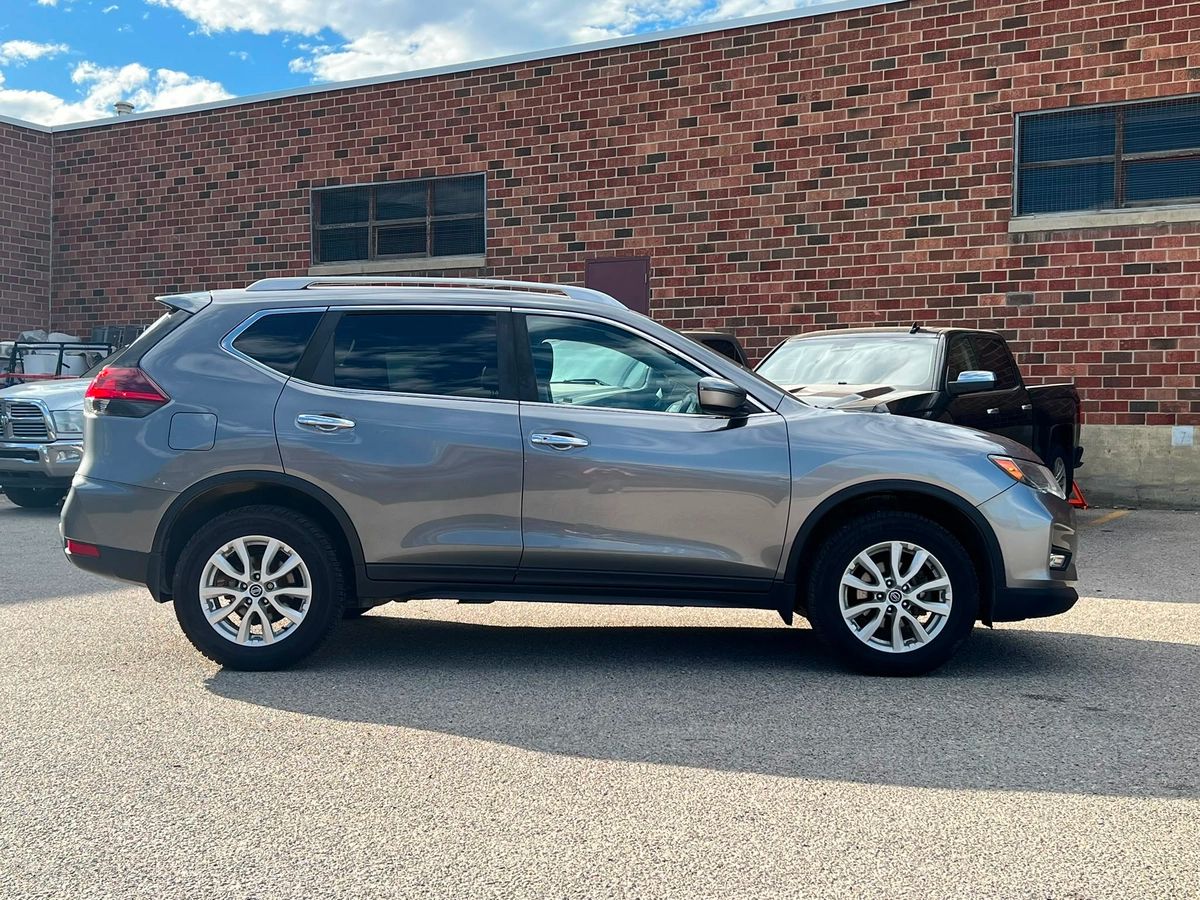 2020 Nissan Rogue SV - Image 8