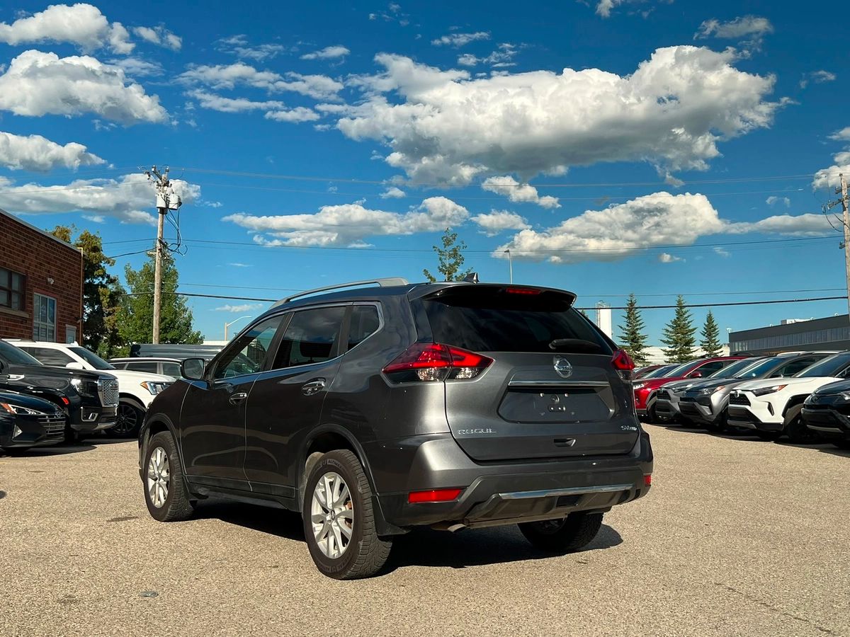 2020 Nissan Rogue SV - Image 5
