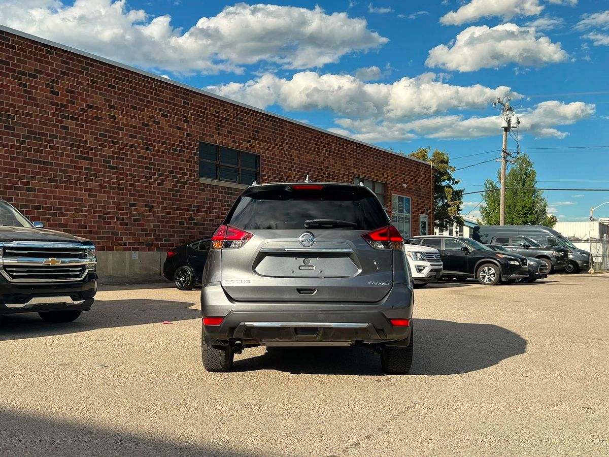 2020 Nissan Rogue SV - Image 6