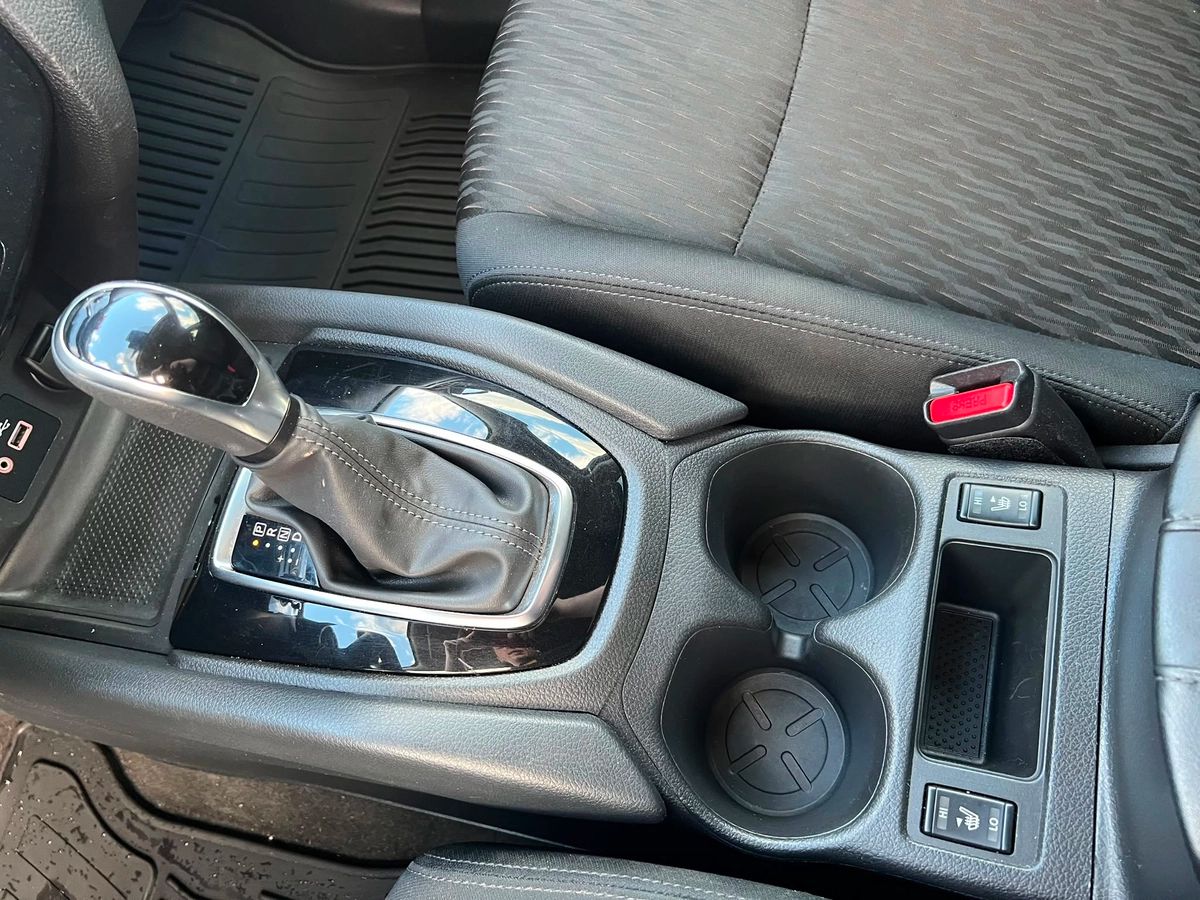 2020 Nissan Rogue SV - Image 20