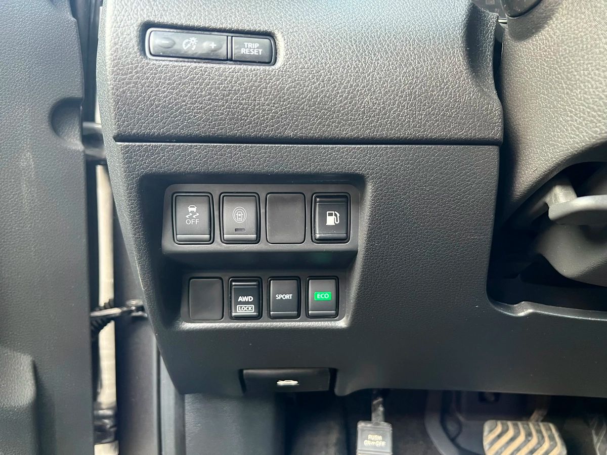 2020 Nissan Rogue SV - Image 17