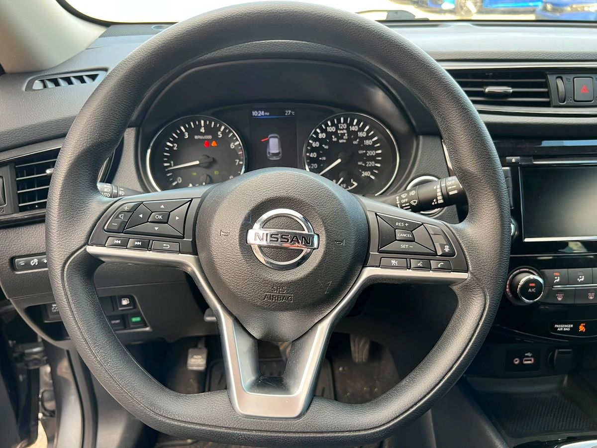 2020 Nissan Rogue SV - Image 15