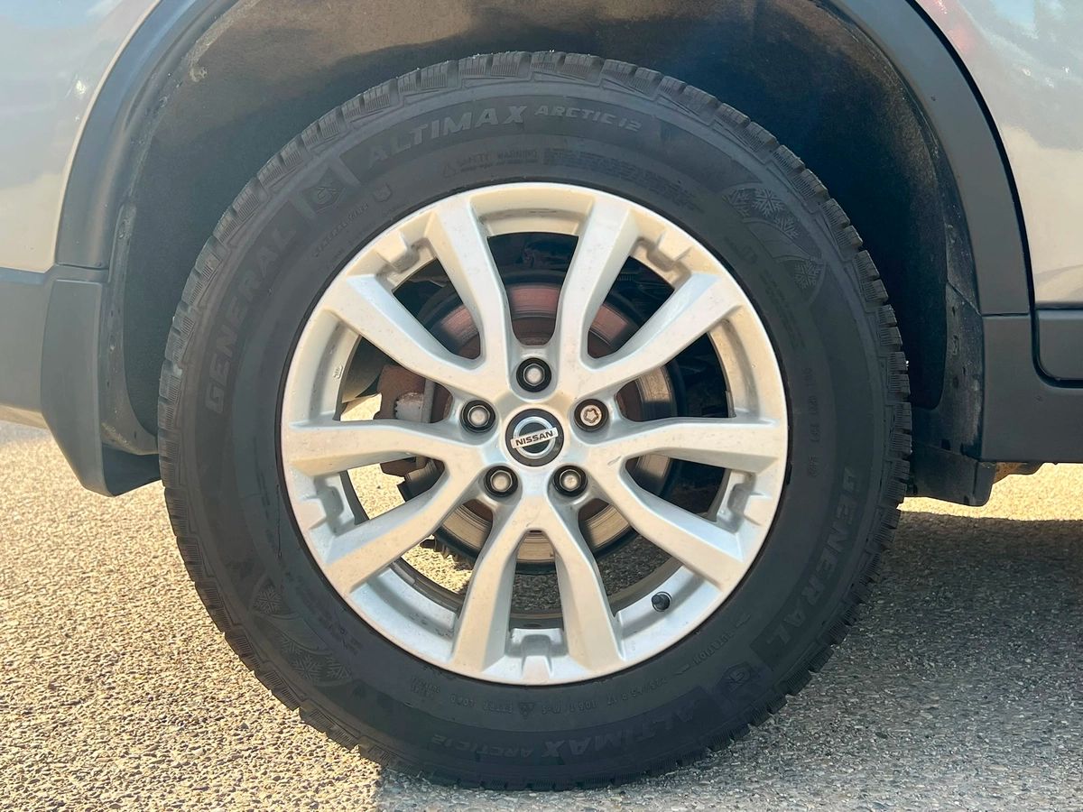 2020 Nissan Rogue SV - Image 10