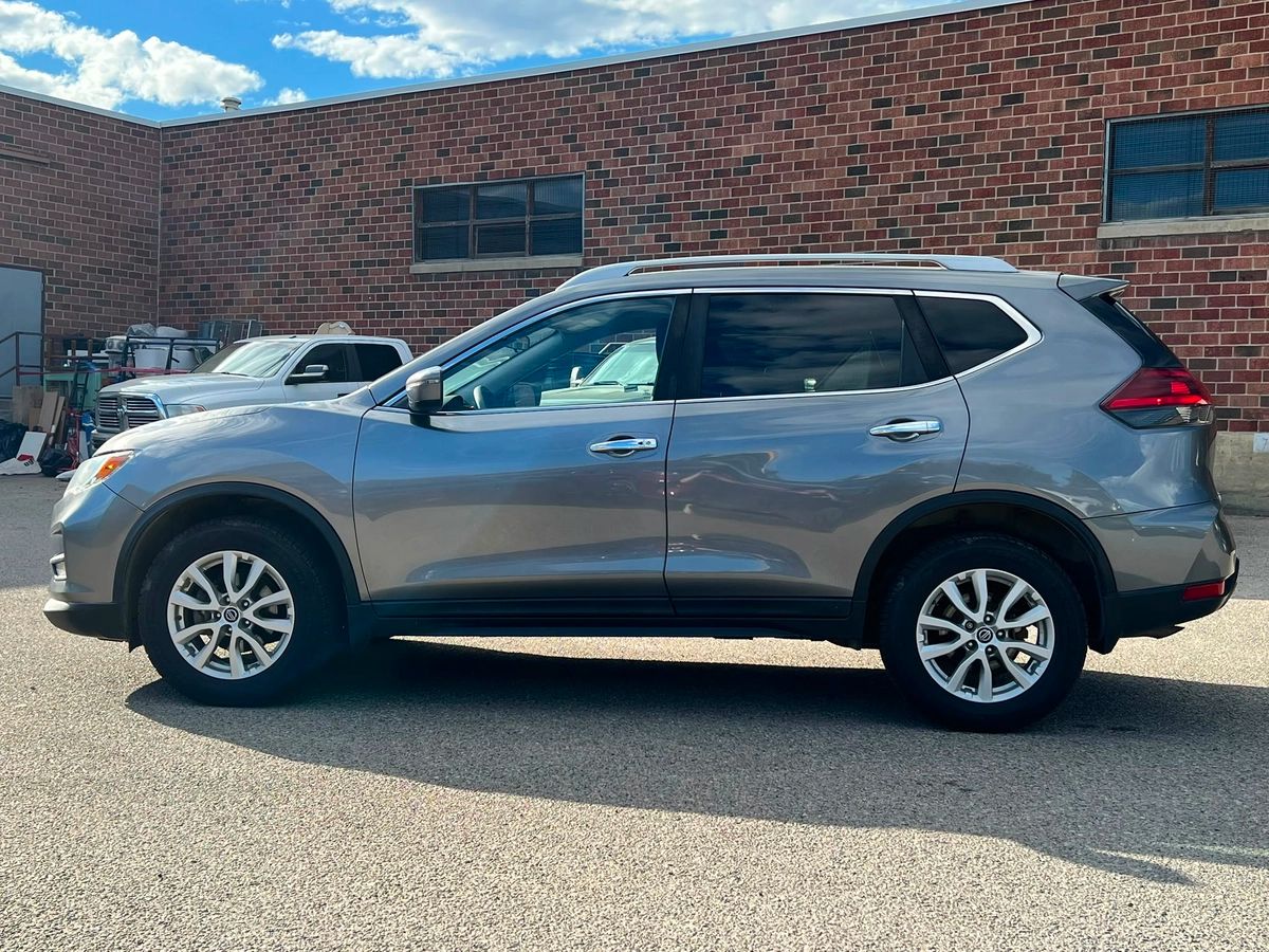 2020 Nissan Rogue SV - Image 4