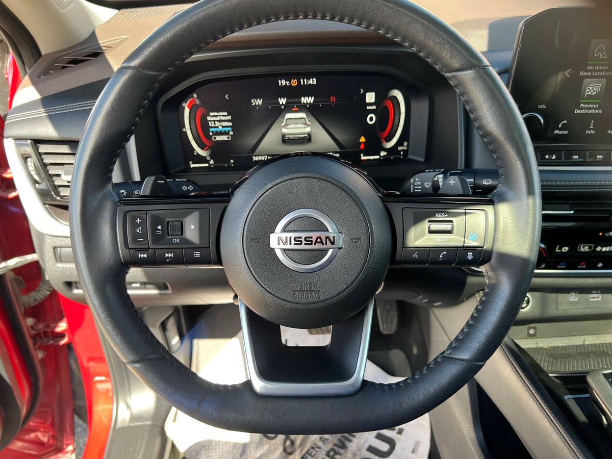 2021 Nissan Rogue Platinum - Image 15