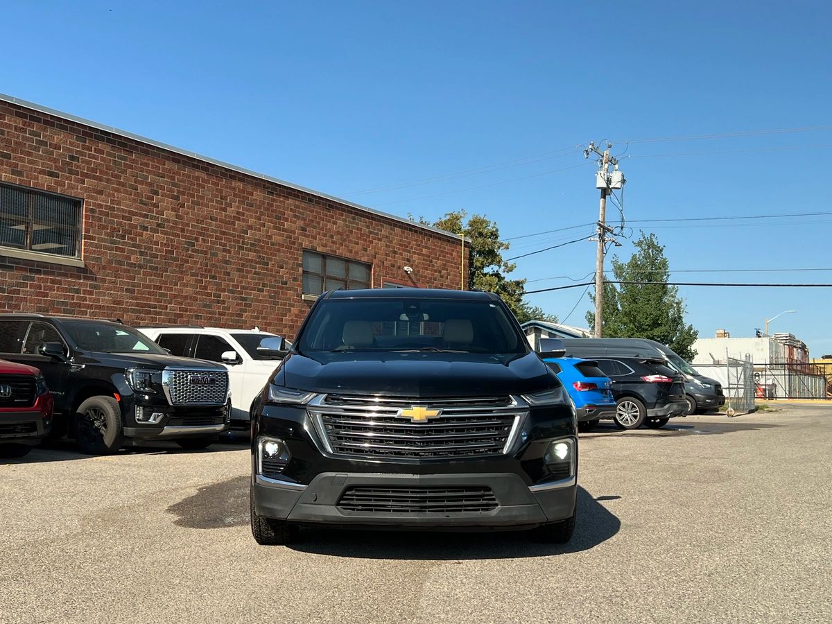 2022 Chevrolet Traverse LT - Image 2