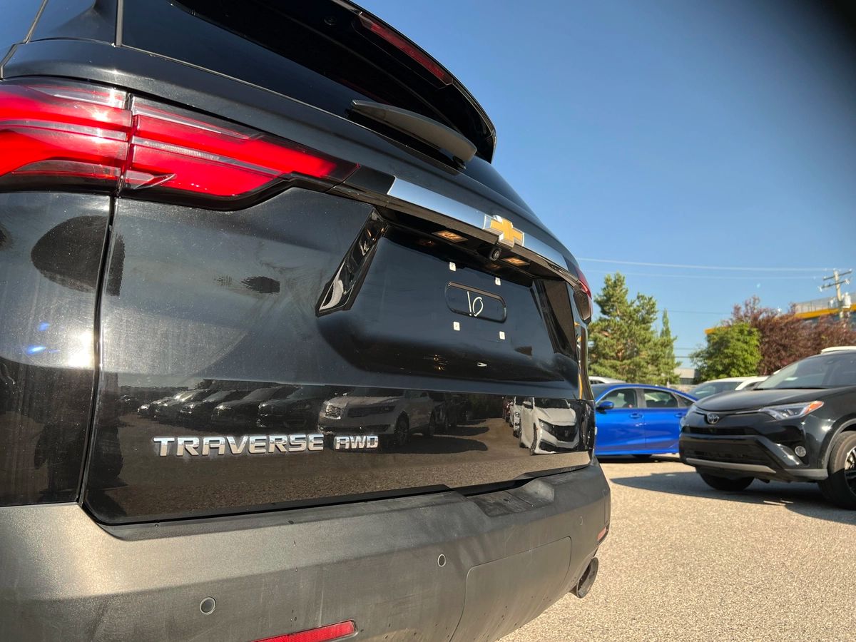 2022 Chevrolet Traverse LT - Image 9