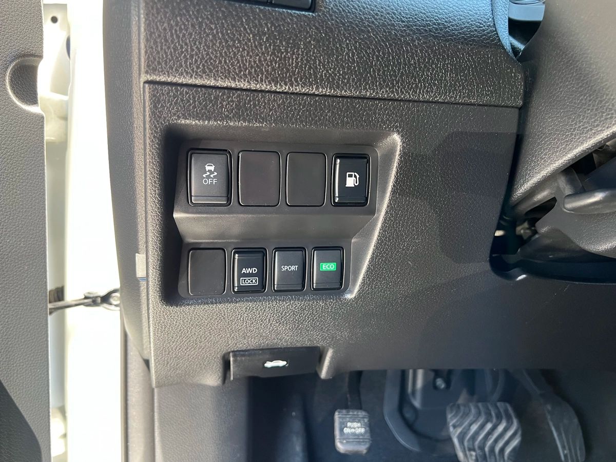 2018 Nissan Rogue SV - Image 17