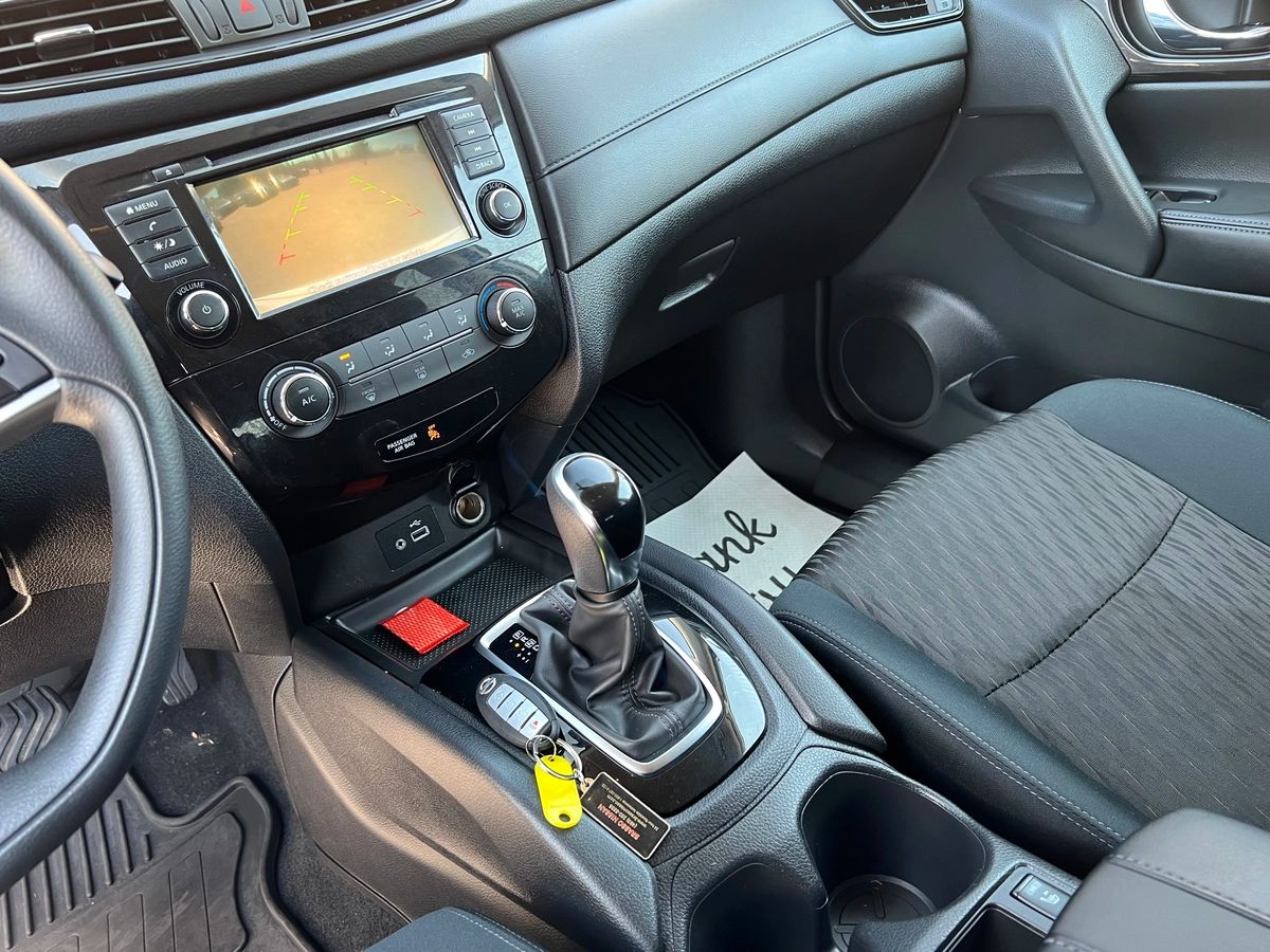 2018 Nissan Rogue SV - Image 20