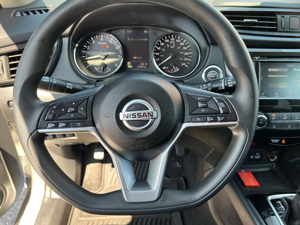 2018 Nissan Rogue SV - Image 15