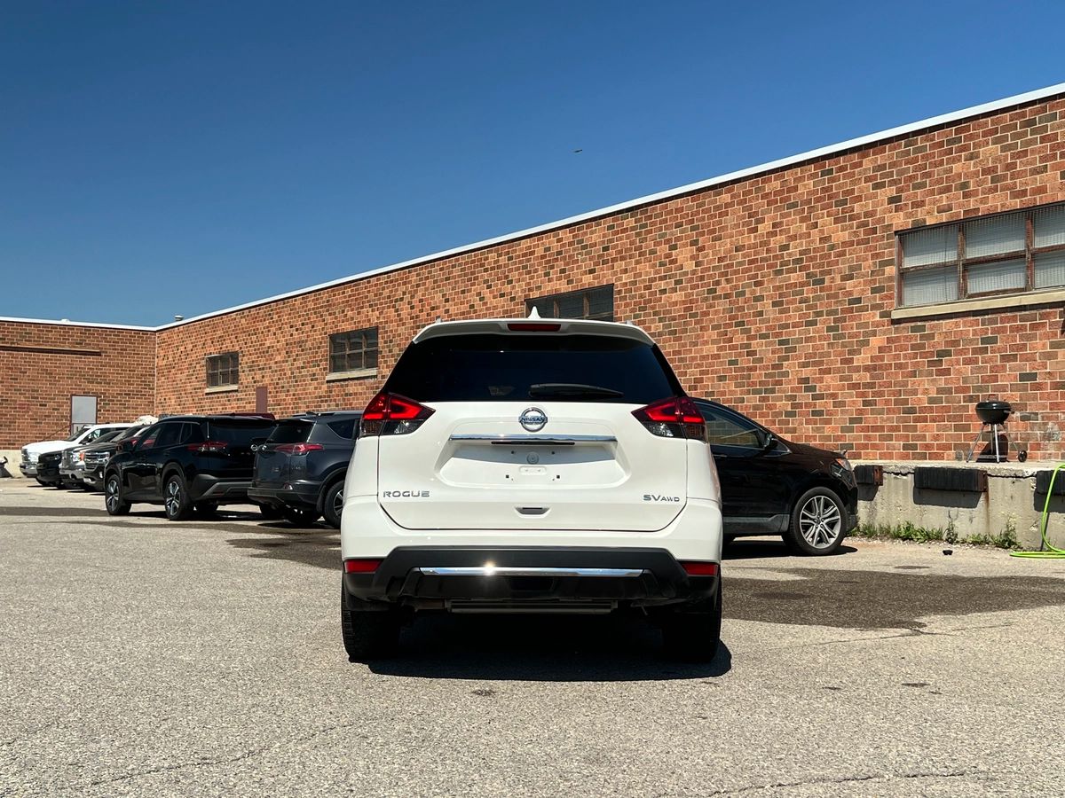 2018 Nissan Rogue SV - Image 6