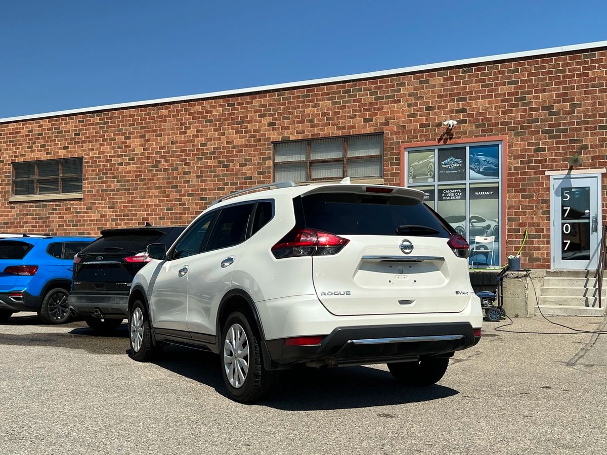 2018 Nissan Rogue SV - Image 5