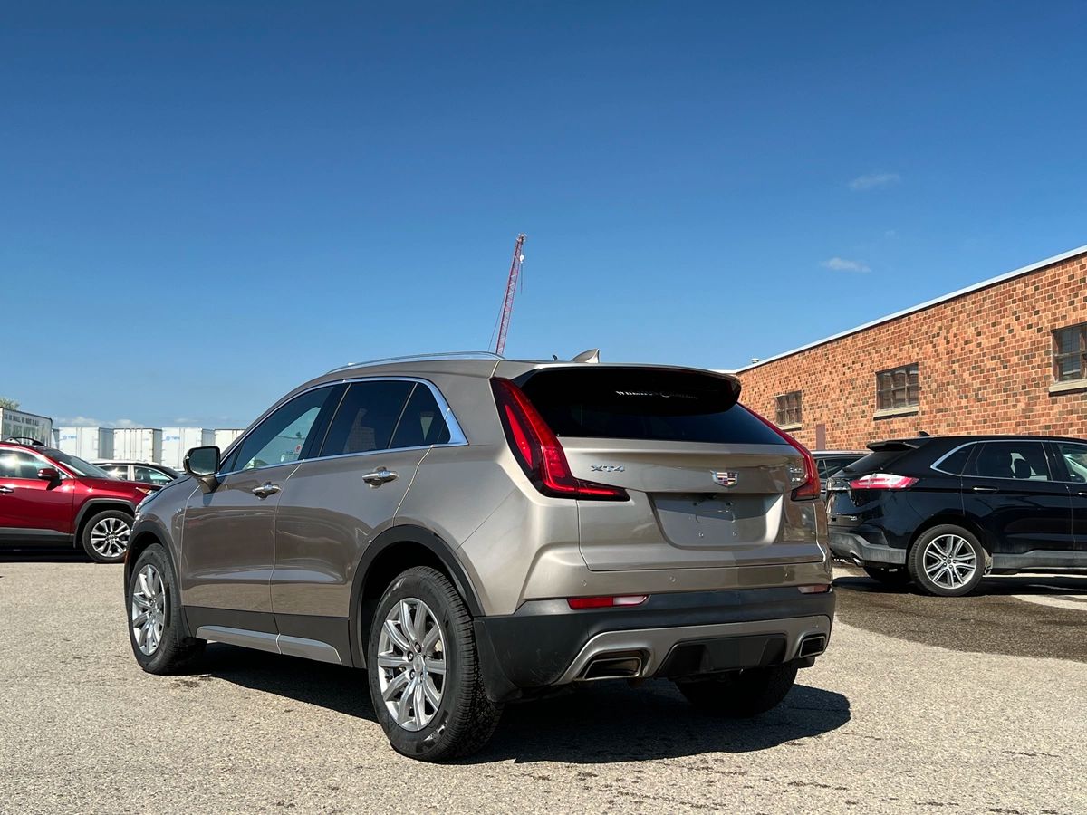 2023 Cadillac XT4 Luxury - Image 5