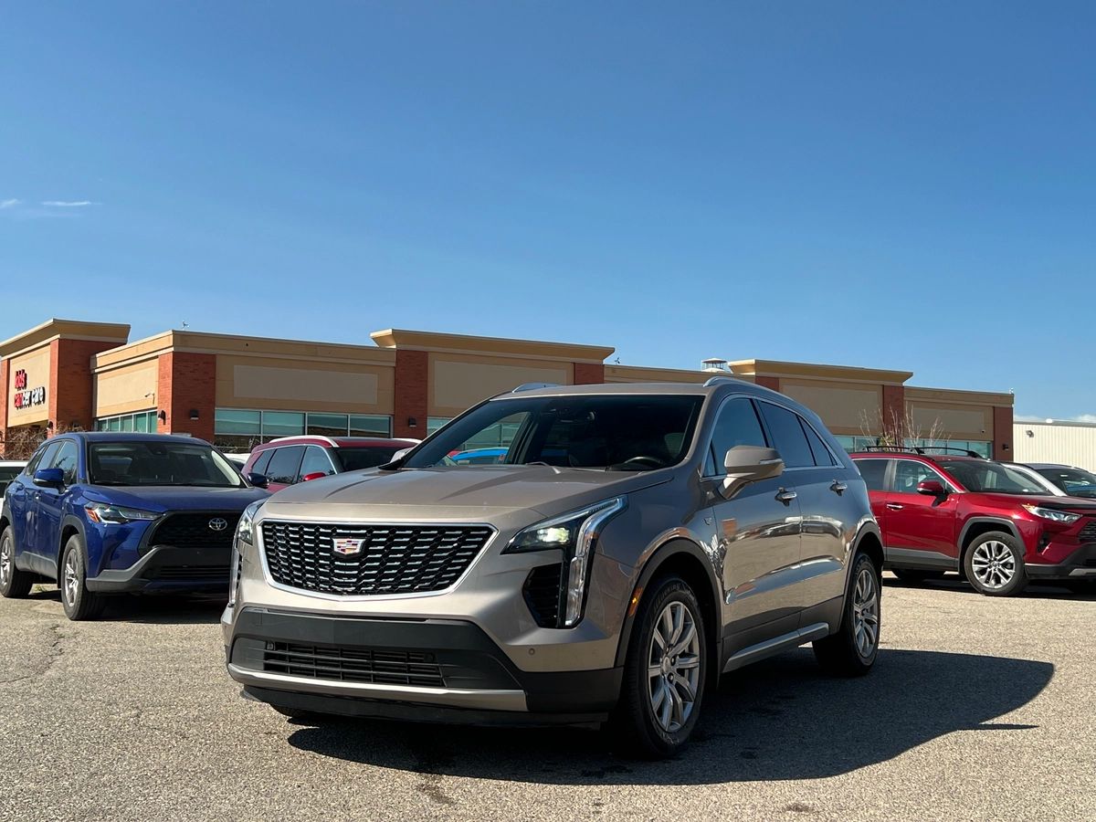 2023 Cadillac XT4 Luxury - Image 3