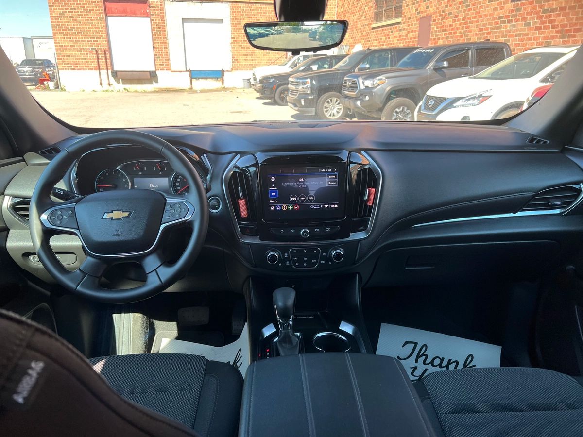 2023 Chevrolet Traverse LT - Image 12