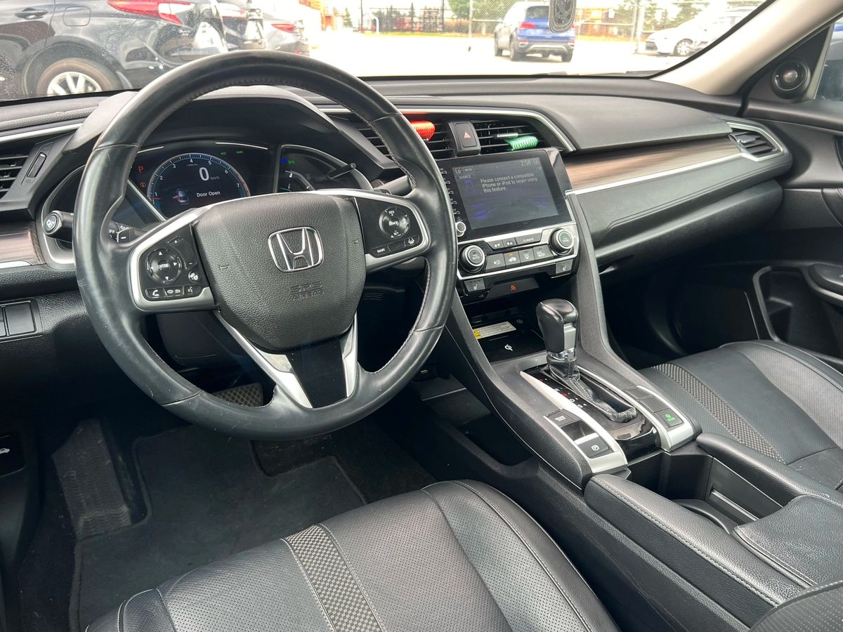 2019 Honda Civic Sedan Touring - Image 11