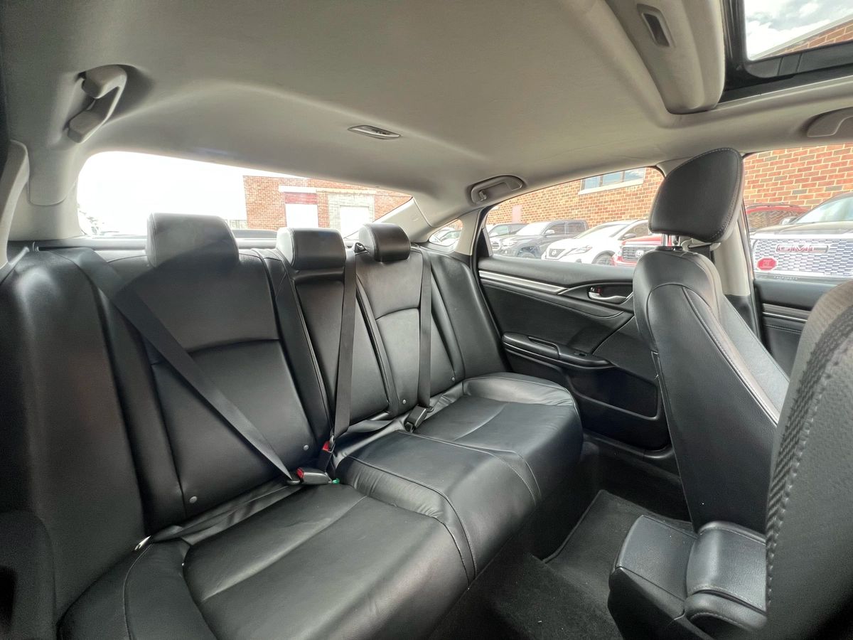 2019 Honda Civic Sedan Touring - Image 15
