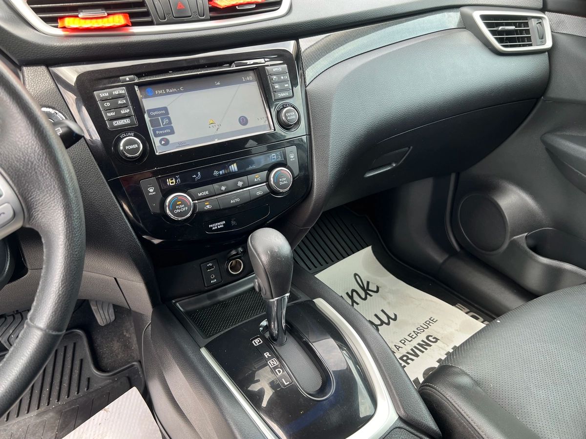 2016 Nissan Rogue SL - Image 18