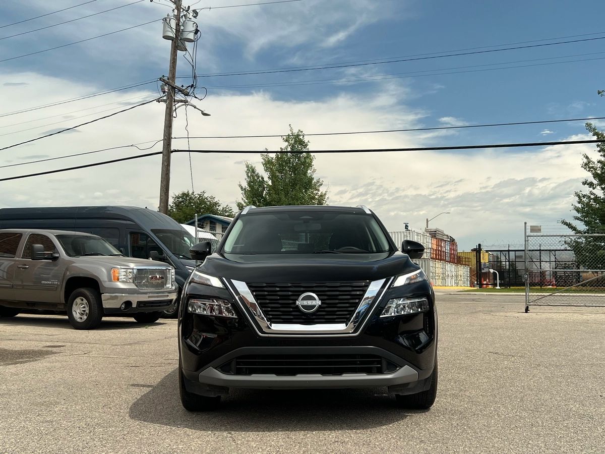 2023 Nissan Rogue SV - Image 2