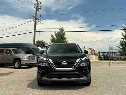 2023 Nissan Rogue SV, photo 2