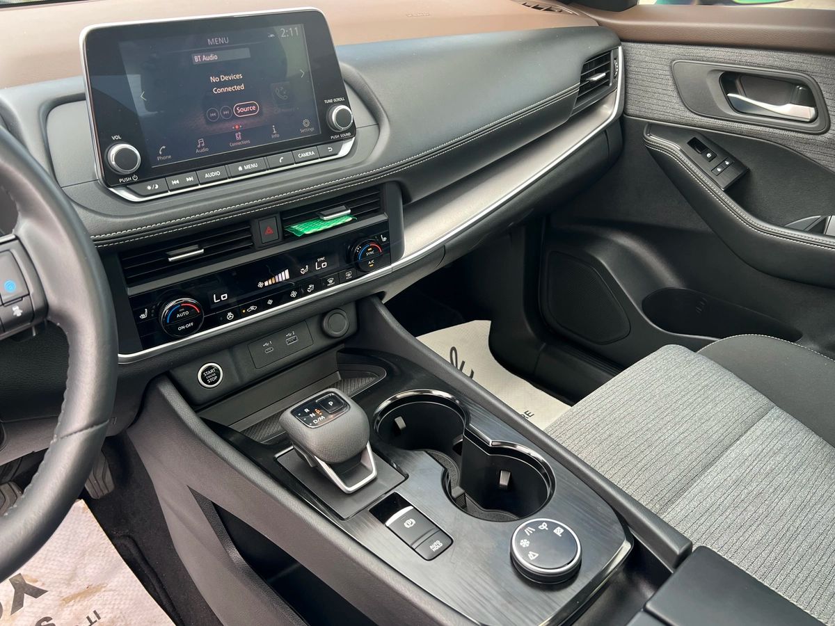 2023 Nissan Rogue SV - Image 18