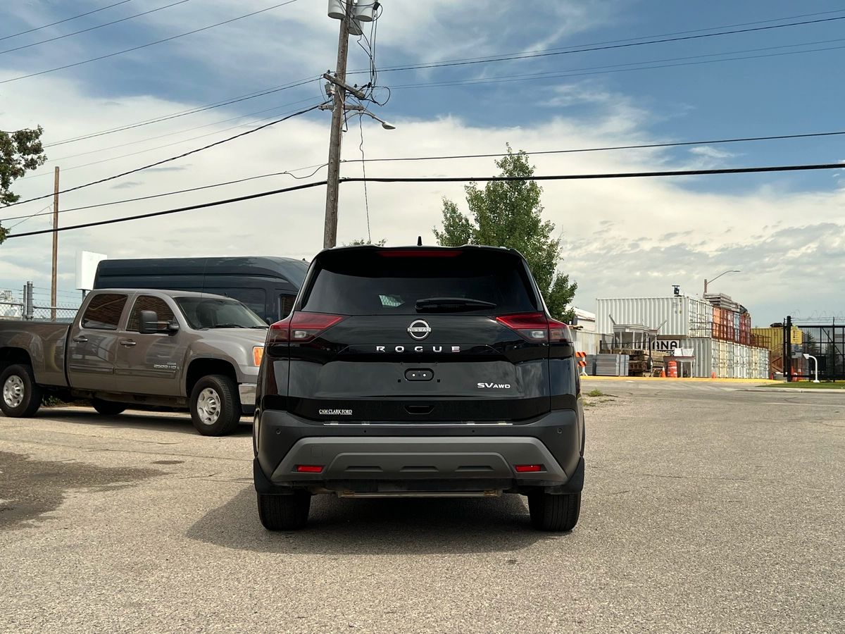 2023 Nissan Rogue SV - Image 6