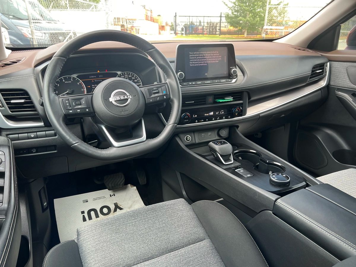 2023 Nissan Rogue SV - Image 10