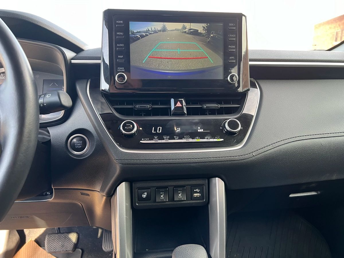 2022 Toyota Corolla Cross LE - Image 19