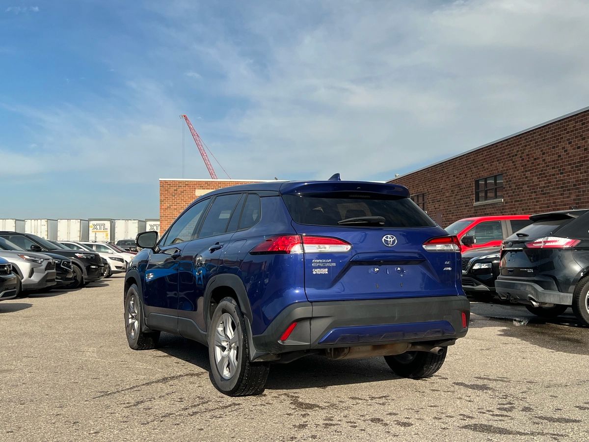 2022 Toyota Corolla Cross LE - Image 5