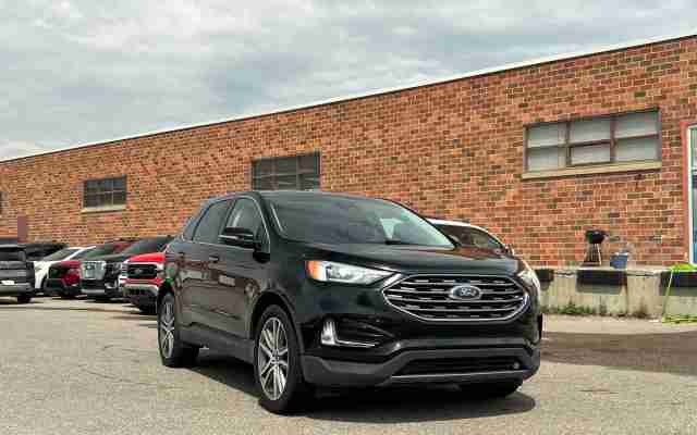 2019 Ford Edge Titanium - Request more images