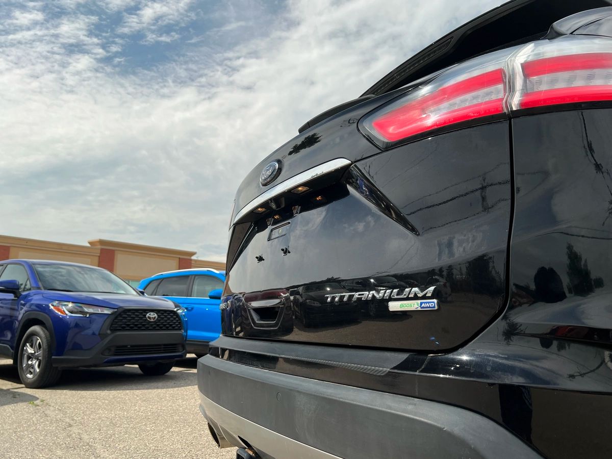 2019 Ford Edge Titanium - Image 10