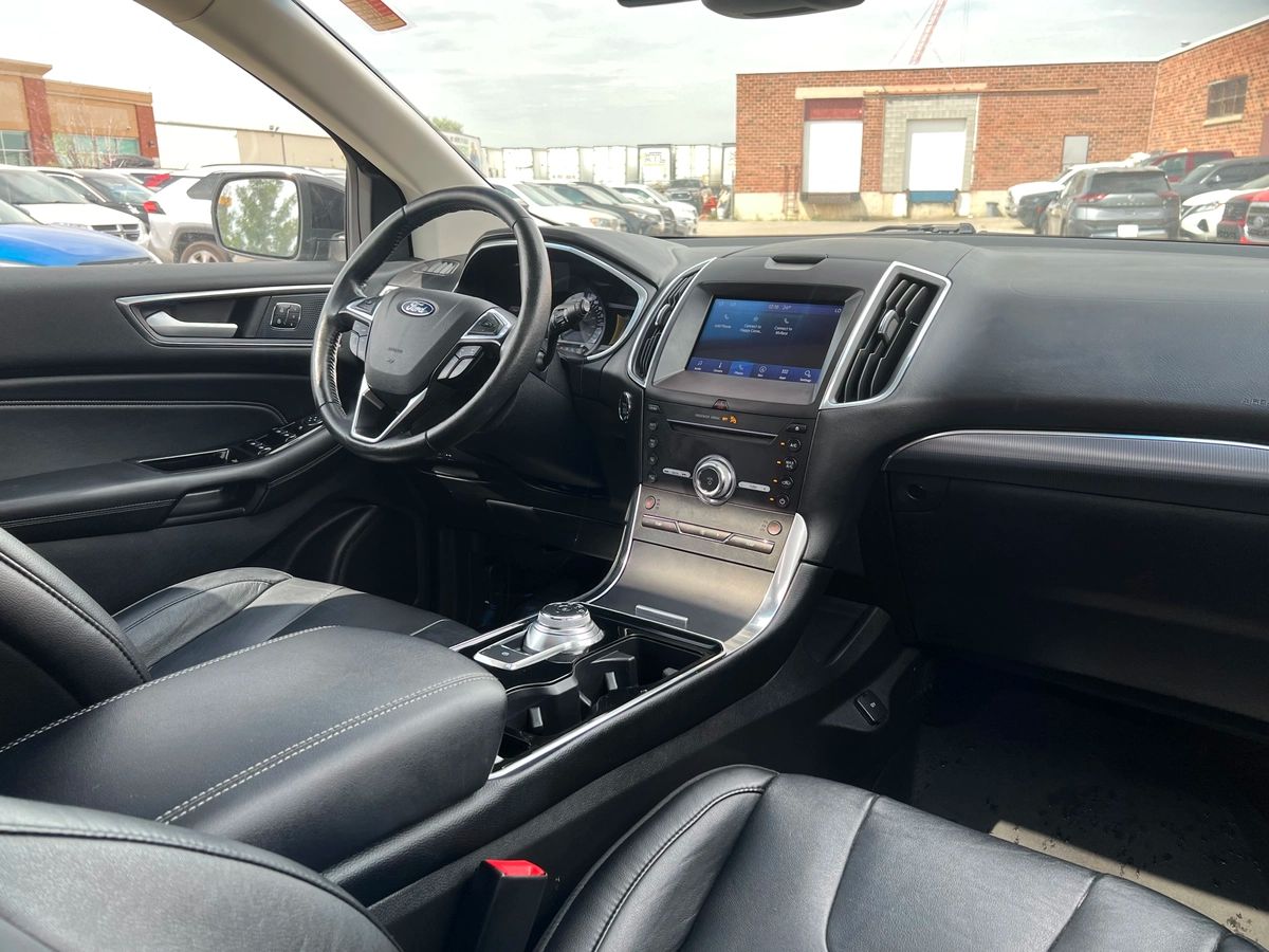 2019 Ford Edge Titanium - Image 13