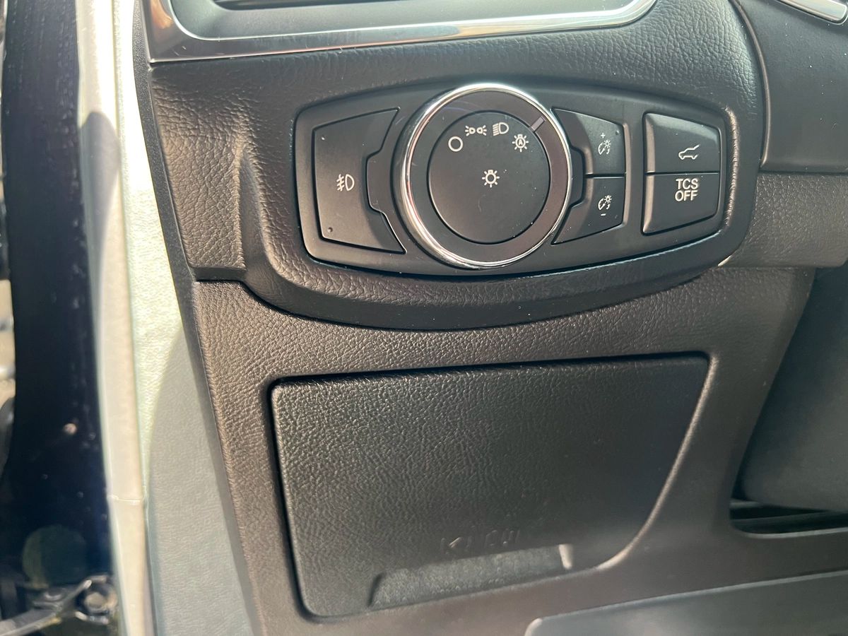 2019 Ford Edge Titanium - Image 17