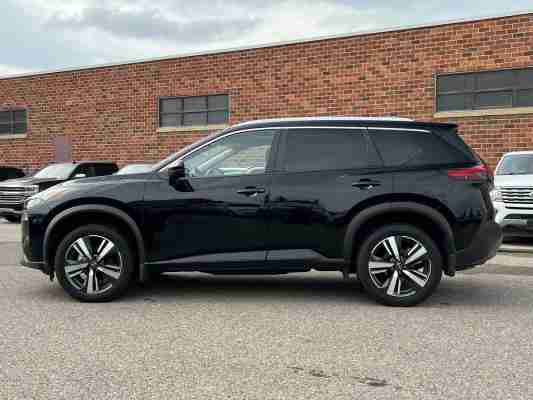 2022 Nissan Rogue SV, photo 4