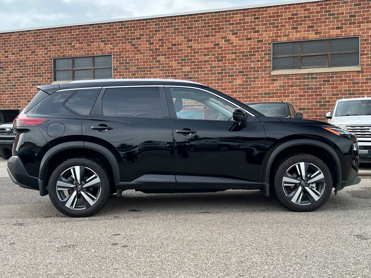 2022 Nissan Rogue SV - Image 8