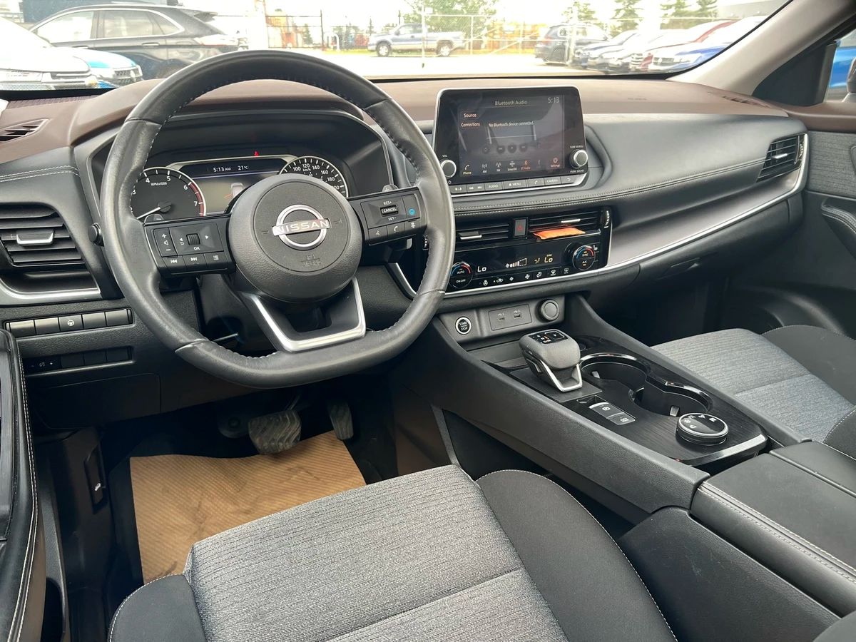 2022 Nissan Rogue SV - Image 10