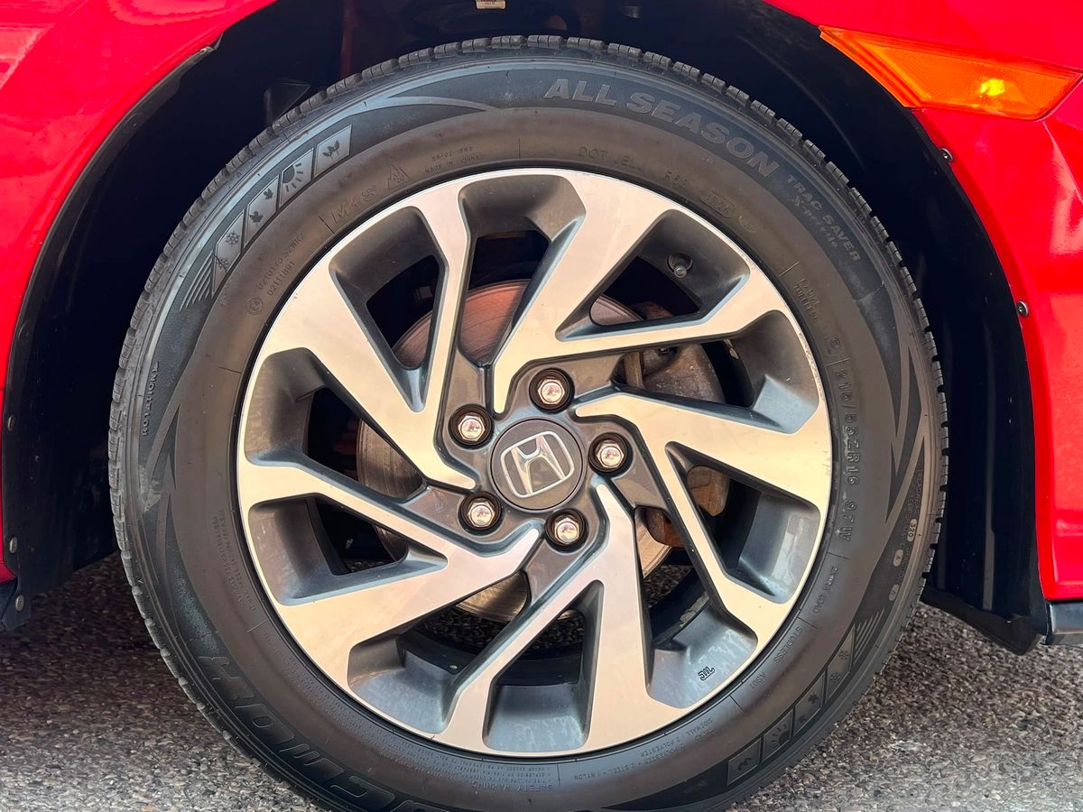 2019 Honda Civic Hatchback Sport - Image 10