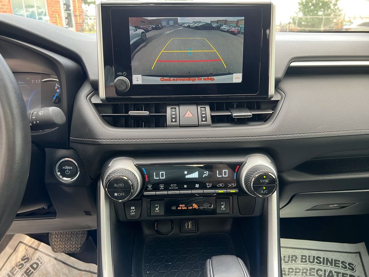 2023 Toyota RAV4 Hybrid XLE - Image 18